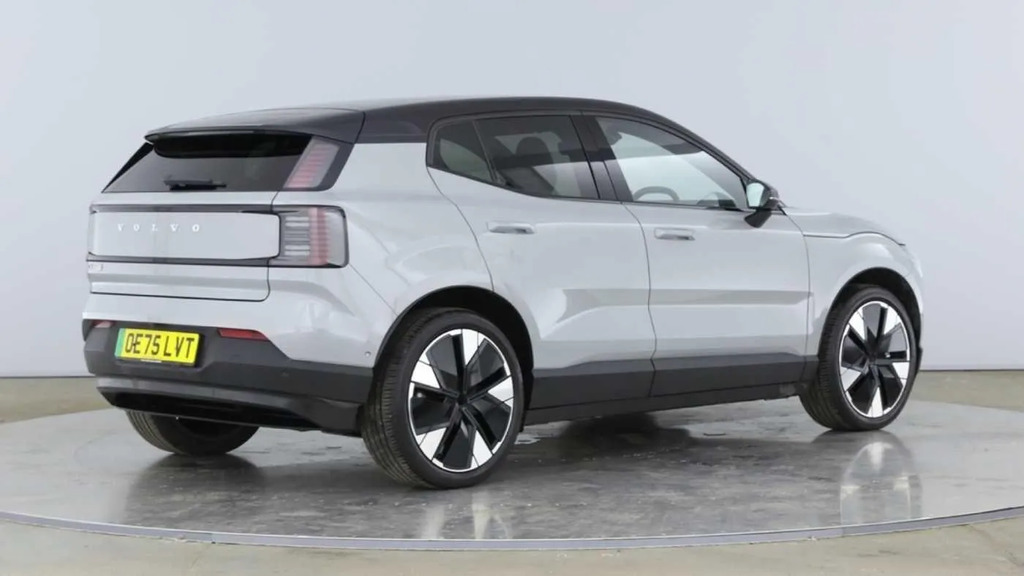 Volvo EX30 Single Motor Extended Range 69Kwh Ultra #3