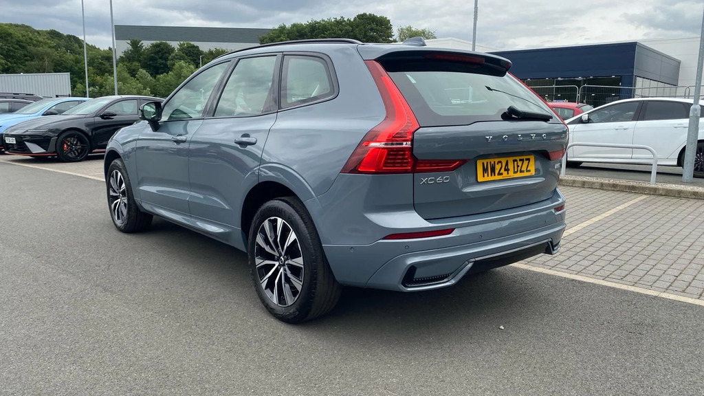 Volvo XC60 Plus Dark B5 250 Hp  #4