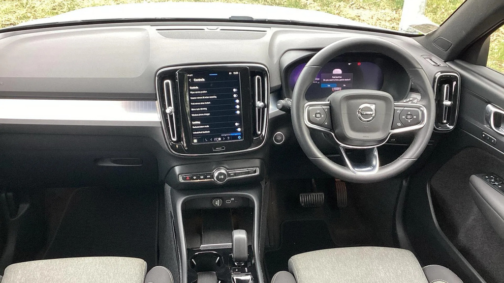 Volvo XC40 2.0 B3p Plus Dark  #4