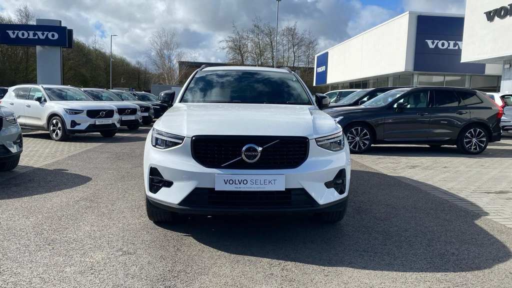 Volvo XC40 2.0 B3p Plus Dark  #2