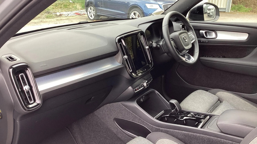 Volvo XC40 2.0 B3p Plus Dark  #6