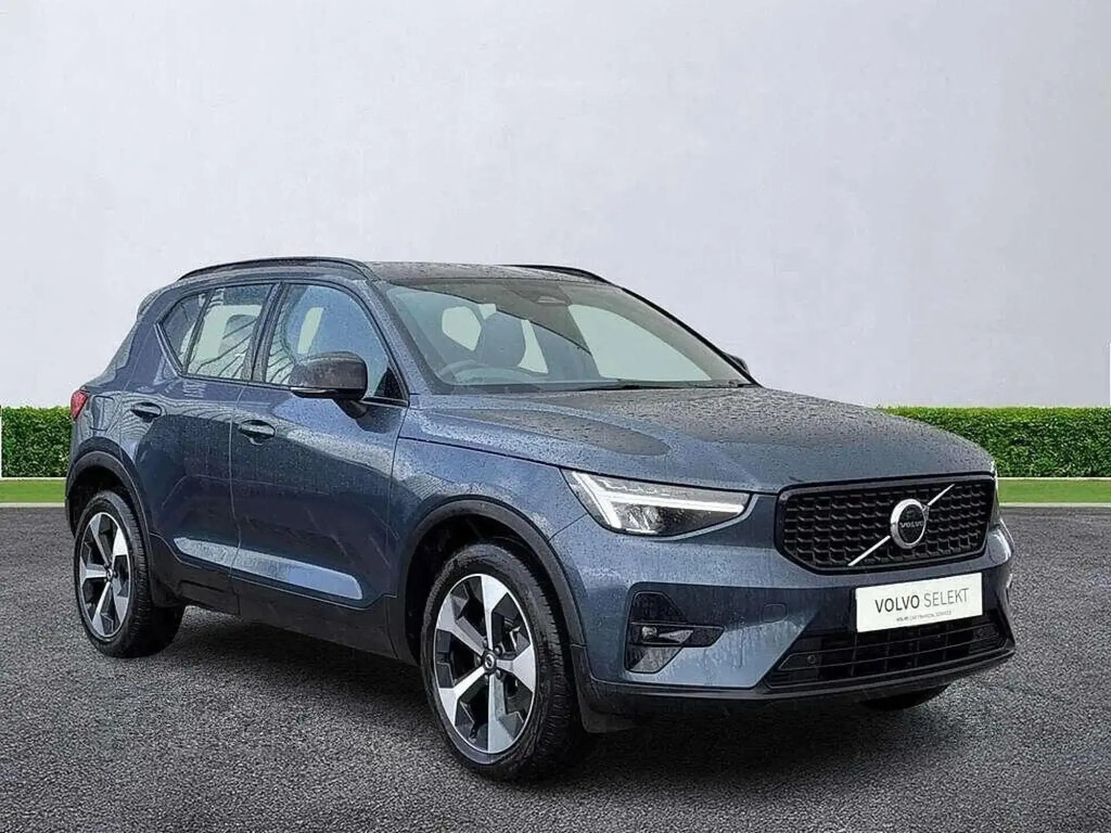 Volvo XC40 2.0 B3p Plus Dark 