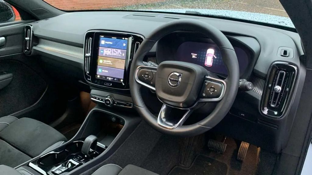 Volvo XC40 2.0 B3p Plus Dark  #4