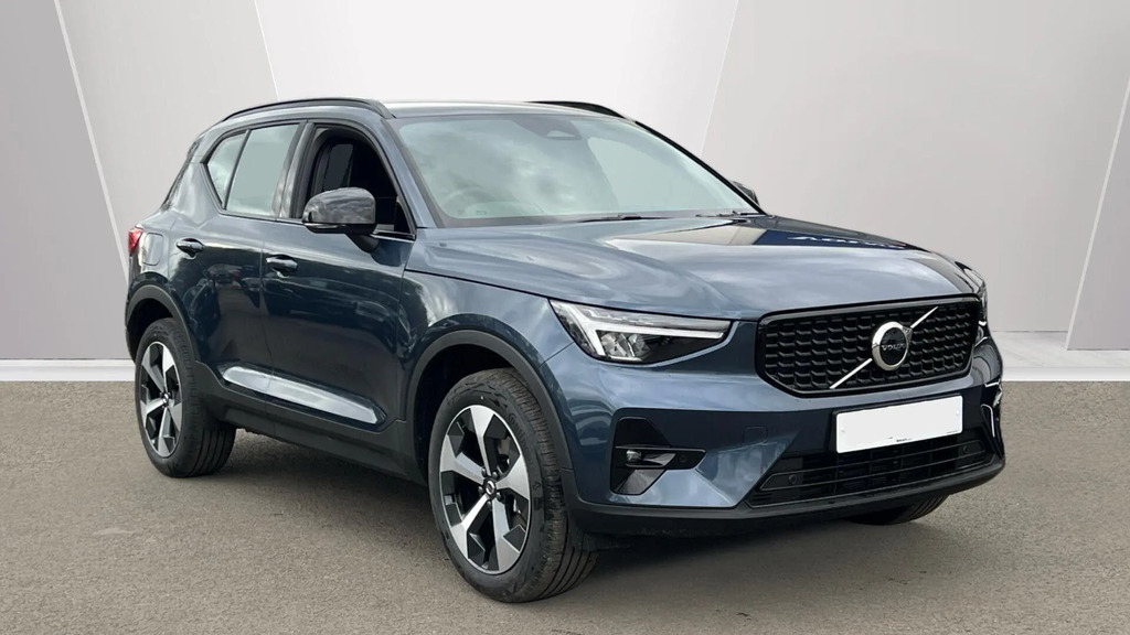 Volvo XC40 2.0 B3p Plus Dark 