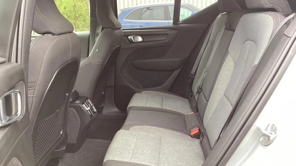 Volvo XC40 2.0 B3p Plus Dark #5