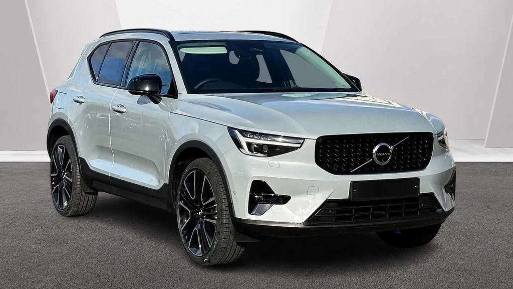Volvo XC40 Plus, B3 Mild Hybrid, Dark Forest Lake #1