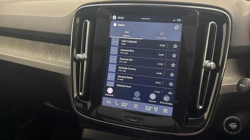 Volvo XC40 Plus, B3 Mild Hybrid, Dark Forest Lake #28