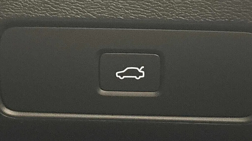 Volvo XC40 Plus, B3 Mild Hybrid, Dark Forest Lake #25