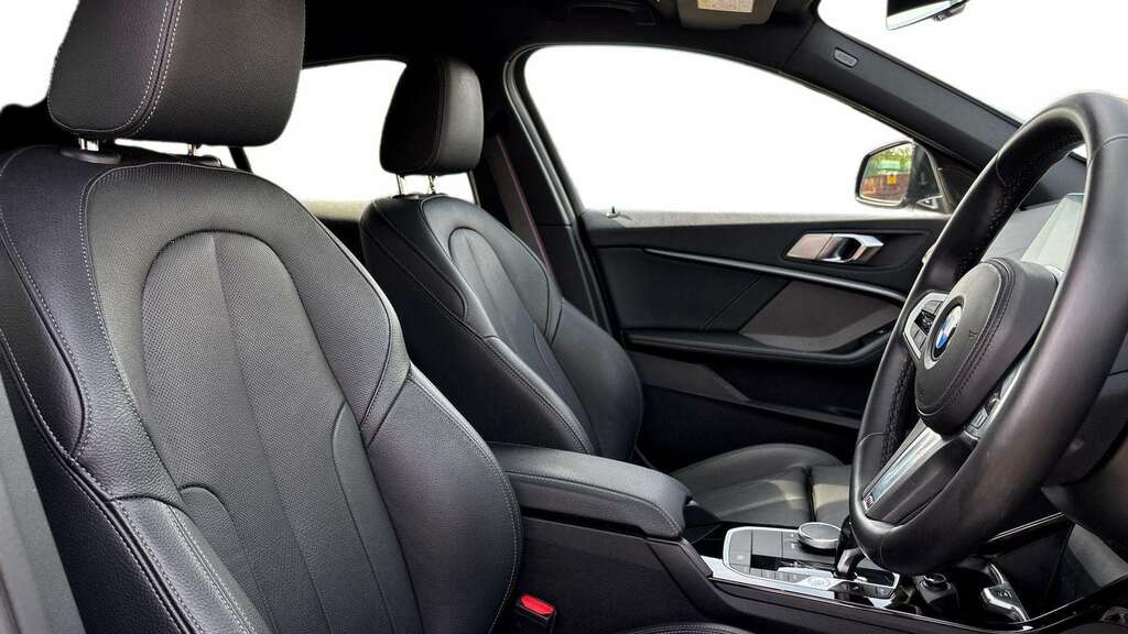 BMW 1 Series 1.5 118I Se Lcp Black #11