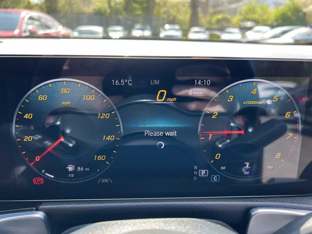 Mercedes-Benz GLB Class Glb 1.3 Glb 200 Amg Line 161 Bhp 1 Owner From N Black #30