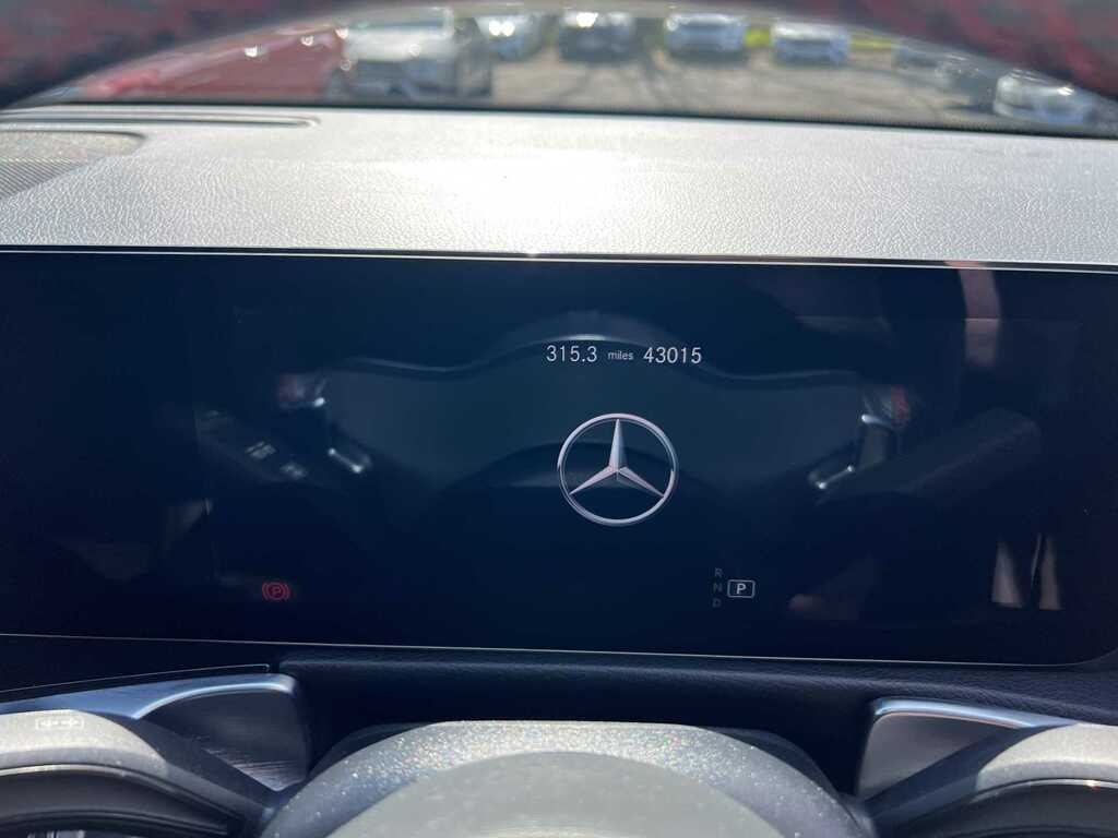 Mercedes-Benz GLB Class Glb 1.3 Glb 200 Amg Line 161 Bhp 1 Owner From N Black #17
