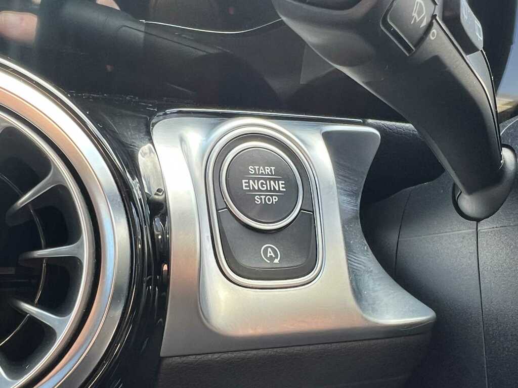 Mercedes-Benz GLB Class Glb 1.3 Glb 200 Amg Line 161 Bhp 1 Owner From N Black #29