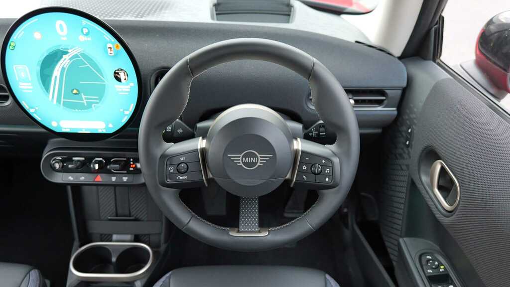 Mini Hatch 1.5 C Classic Level 1 2025 Red #5