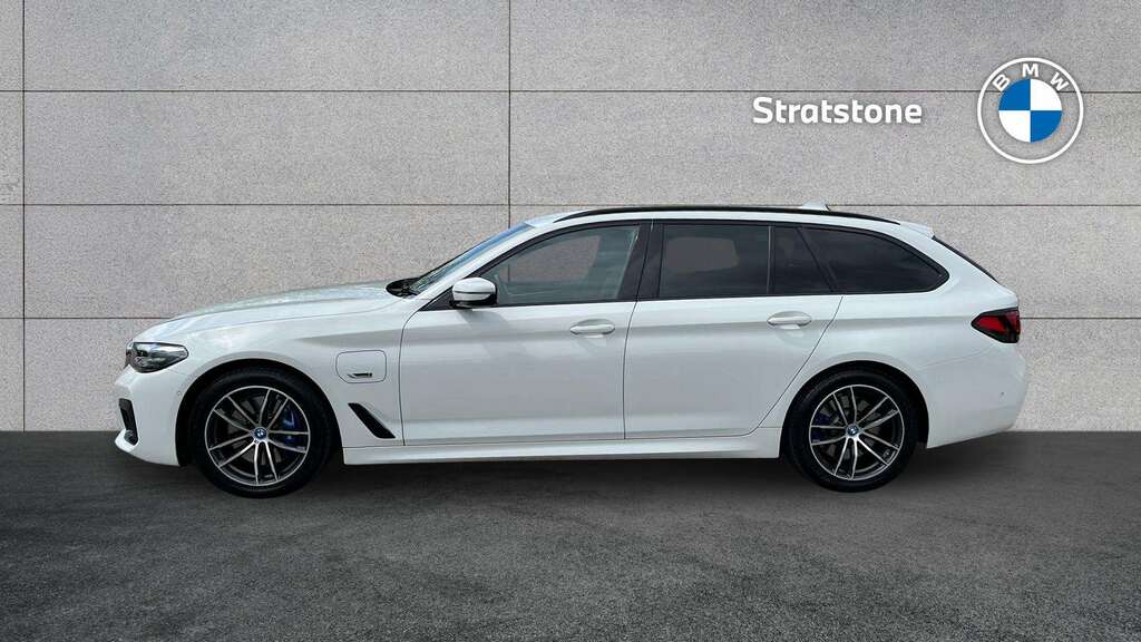 BMW 5 Series 530E Xdrive M Sport 2023 White #3