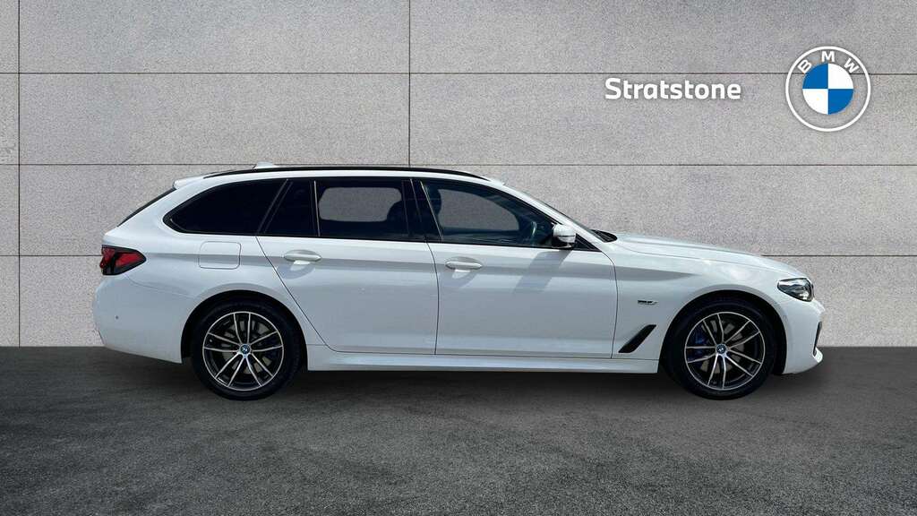 BMW 5 Series 530E Xdrive M Sport 2023 White #2