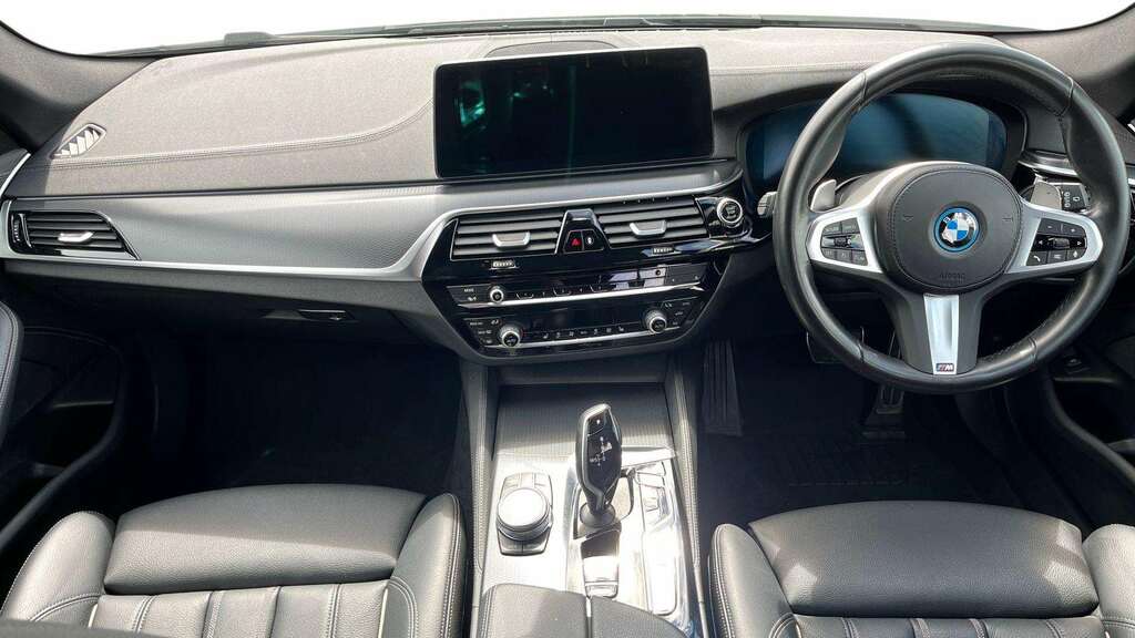 BMW 5 Series 530E Xdrive M Sport 2023 White #4