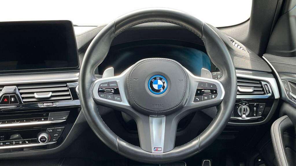 BMW 5 Series 530E Xdrive M Sport 2023 White #5