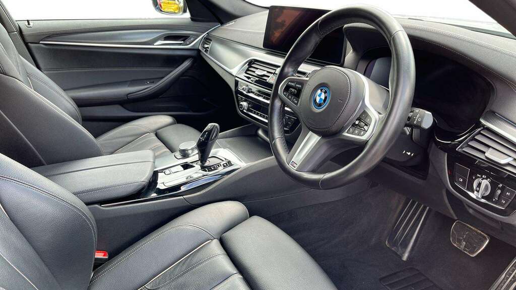 BMW 5 Series 530E Xdrive M Sport 2023 White #6