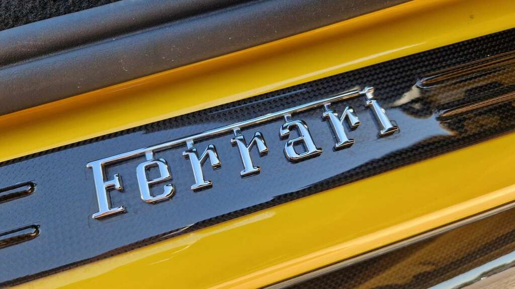 Ferrari 296 Gts 3.0T V6 7.45Kwh Spider F1 Dct Euro 6 Ss 202 Yellow