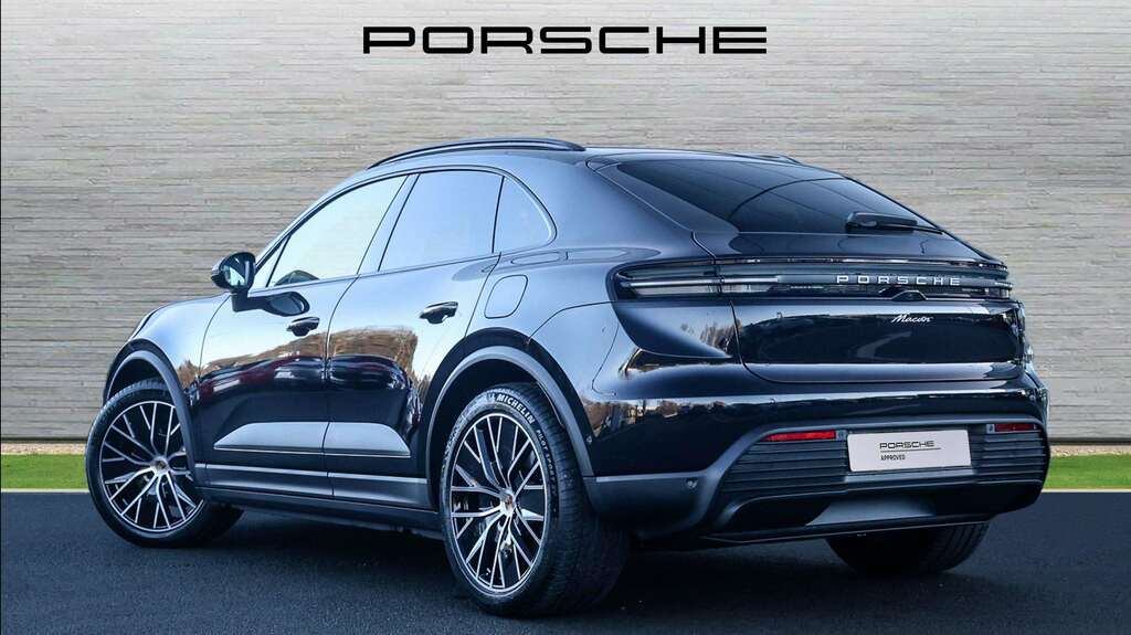 Porsche Macan 4 2026 Black #4