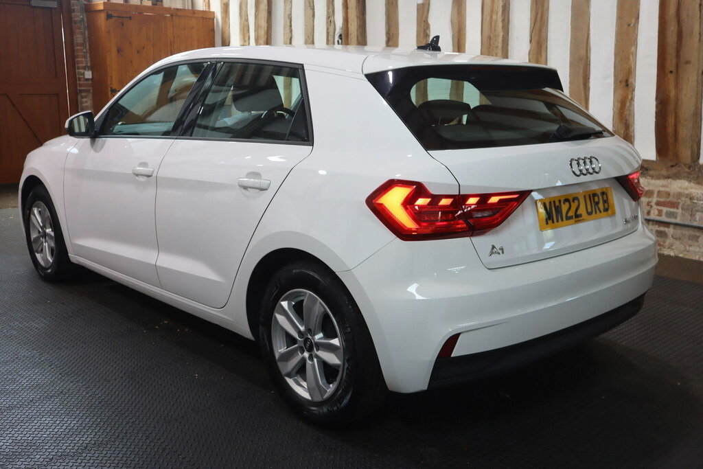 Audi A1 1.0 Tfsi 25 Technik Sportback Euro 6 S S White #5