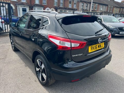 Nissan Qashqai 1.2 Dig-t N-connecta Black #3