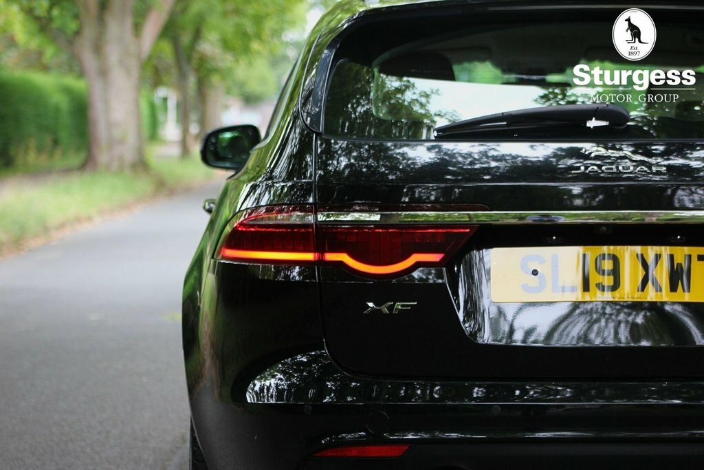Jaguar XF 2L Portfolio Black #6