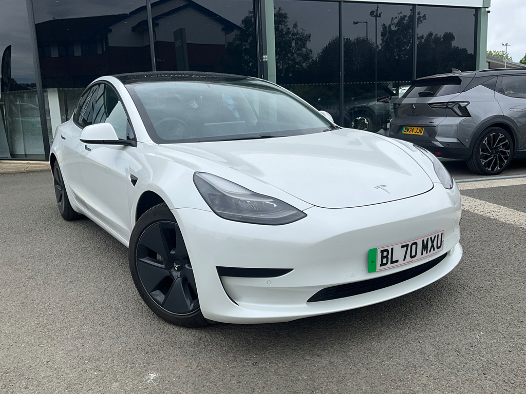Tesla Model 3 Standard Range Plus Saloon Rwd White