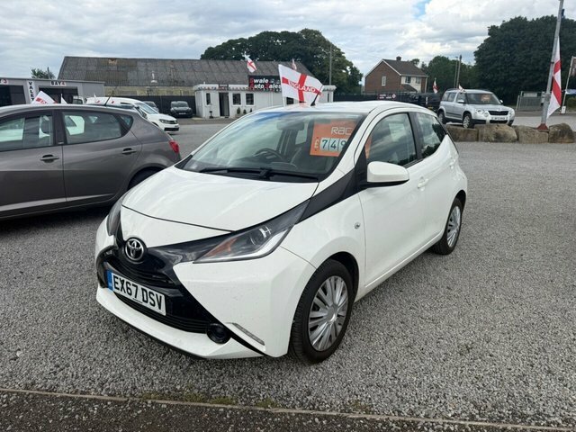 Toyota Aygo 1.0 Vvt-i X-play Hatchback White