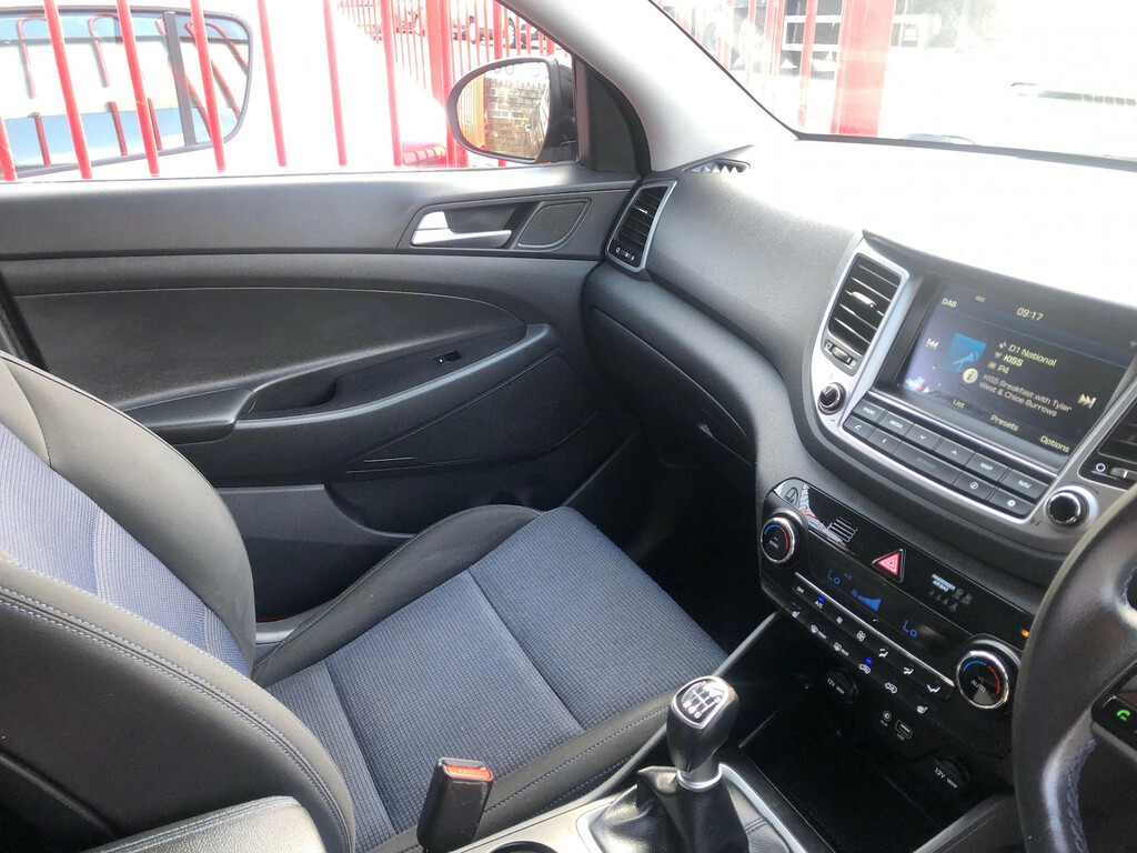 Hyundai Tucson 1.7 Premium Se 2Wd Grey #9