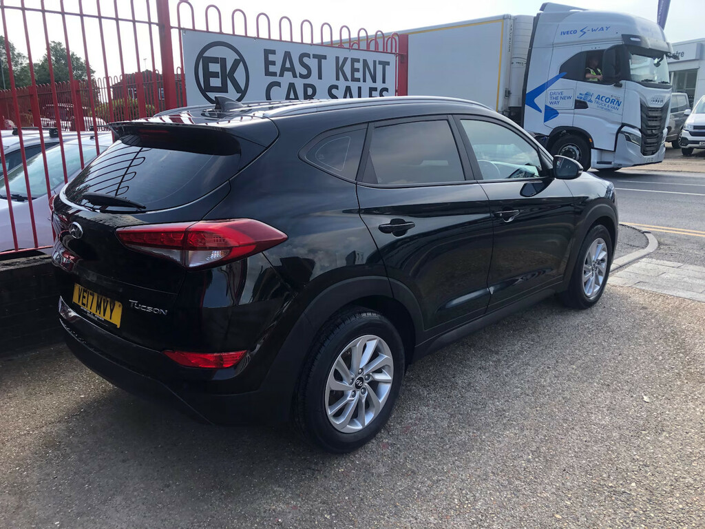 Hyundai Tucson 1.7 Crdi Blue Drive Se Nav Suv E Black #6