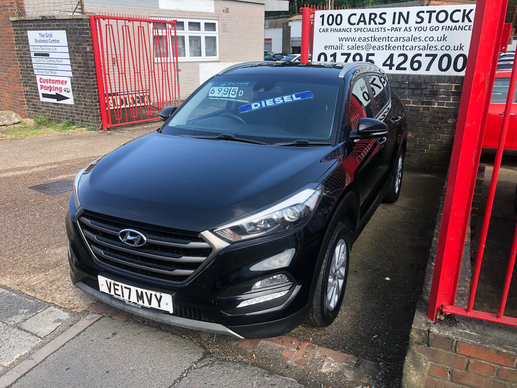 Hyundai Tucson 1.7 Crdi Blue Drive Se Nav Suv E Black #3