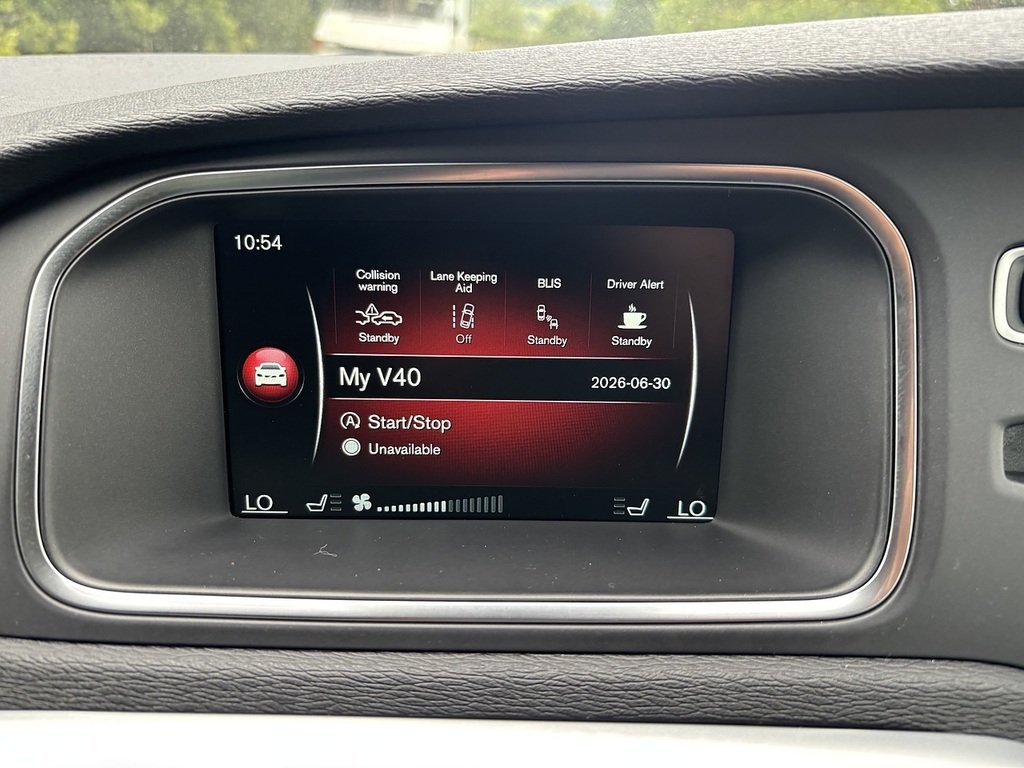 Volvo V40 1.5 T2 R-design 120 Bhp Euro 6 Silver #37