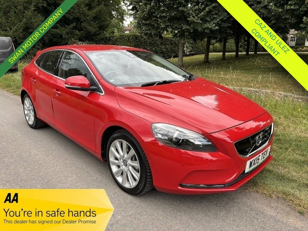 Volvo V40 T3 Se U556546 Red