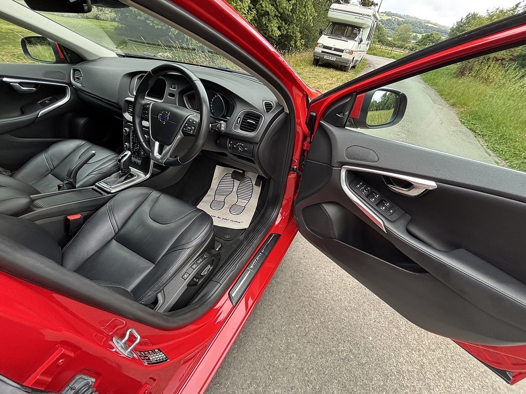 Volvo V40 1.5 T2 R-design 120 Bhp Euro 6 Silver #19