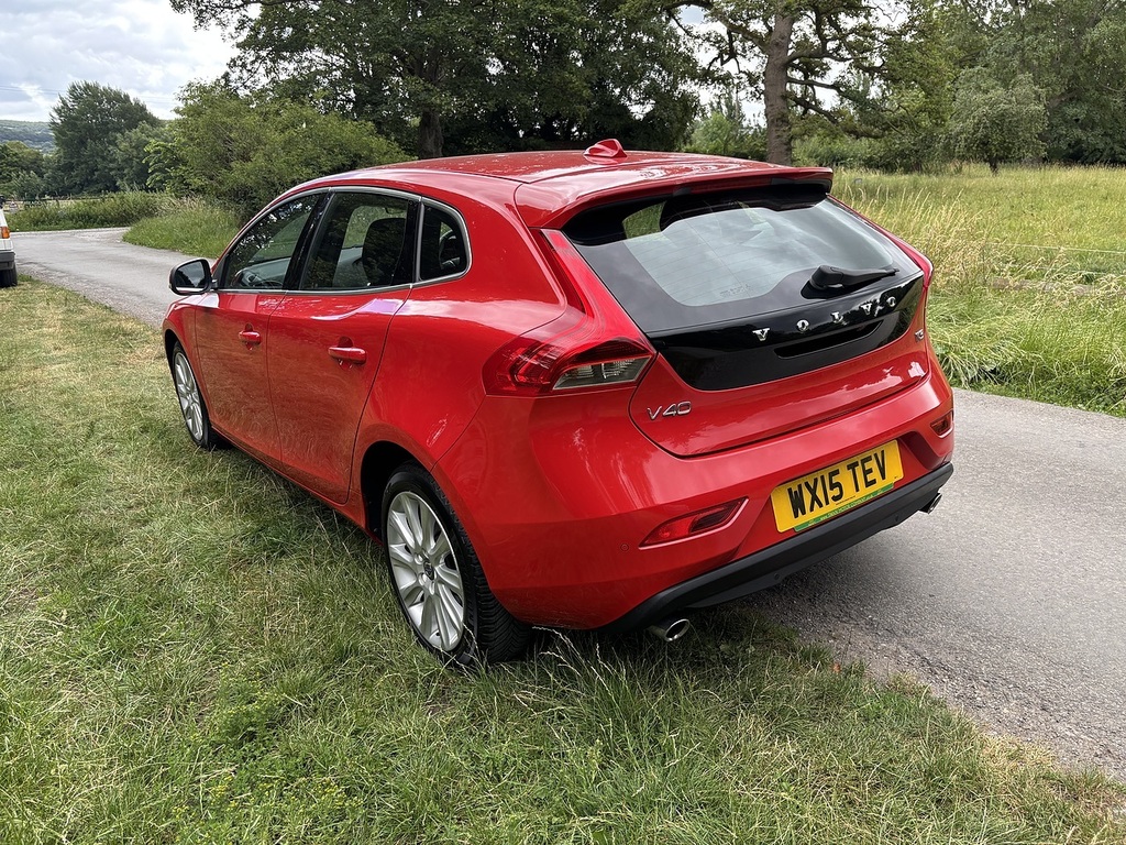 Volvo V40 1.5 T2 R-design 120 Bhp Euro 6 Silver #7