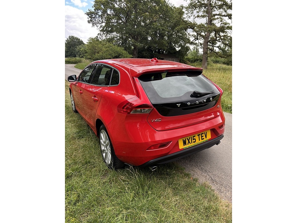 Volvo V40 1.5 T2 R-design 120 Bhp Euro 6 Silver #16