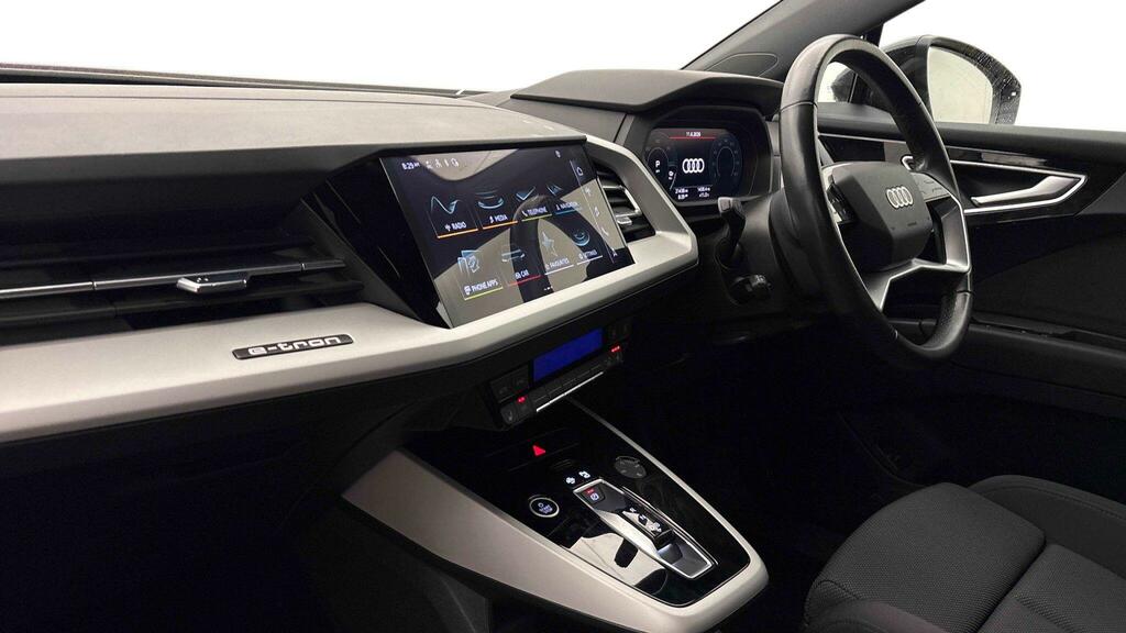 Audi Q4 E Tron Q4 Sport 35 E-tron 125,00 Kw Black #4