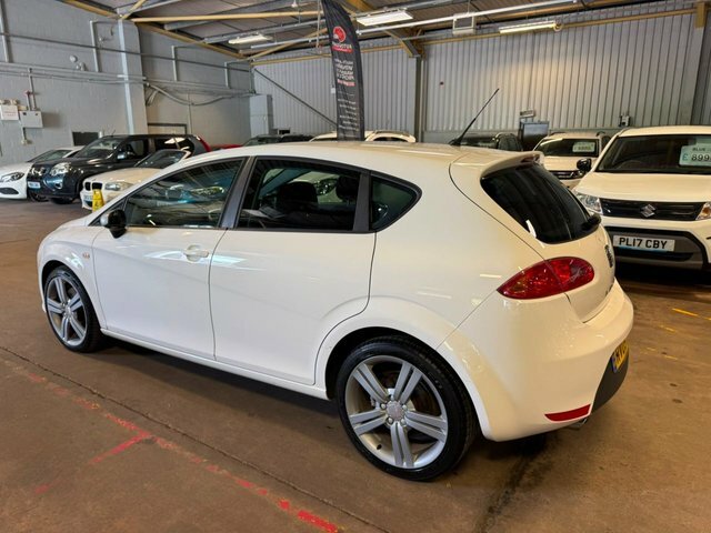 Seat Leon Hatchback RV09EPX White #3