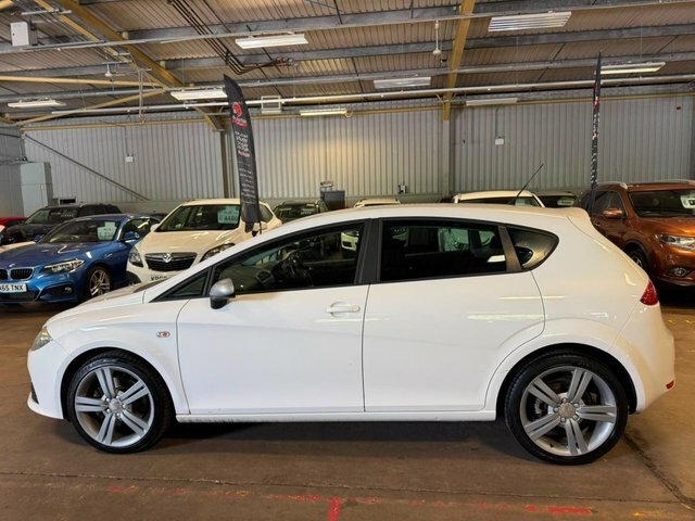 Seat Leon Hatchback RV09EPX White #2