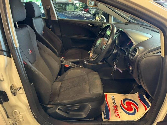 Seat Leon Hatchback RV09EPX White #6