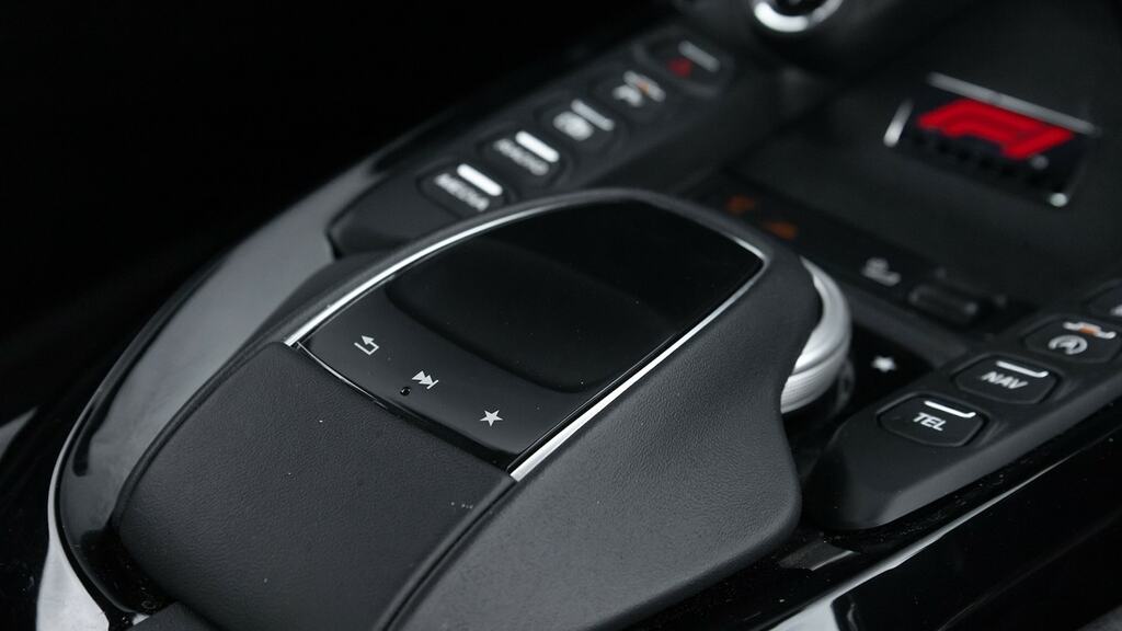 Aston Martin V8 V8 550 Touchtronic 3,982 cc Grey #52