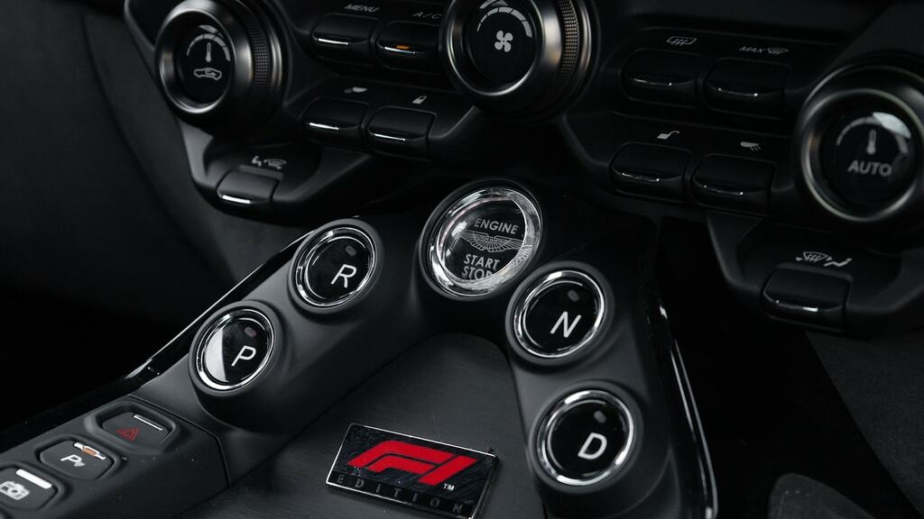 Aston Martin V8 V8 550 Touchtronic 3,982 cc Grey #55