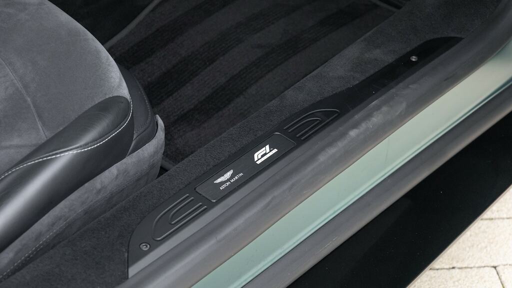 Aston Martin V8 V8 550 Touchtronic 3,982 cc Grey #62
