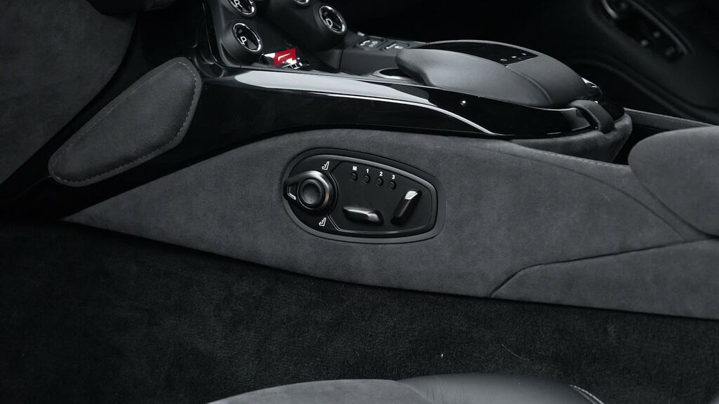 Aston Martin V8 V8 550 Touchtronic 3,982 cc Grey #65