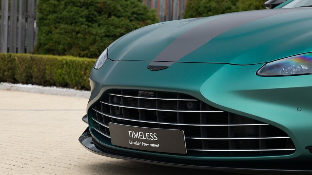 Aston Martin V8 V8 550 Touchtronic 3,982 cc Grey #21