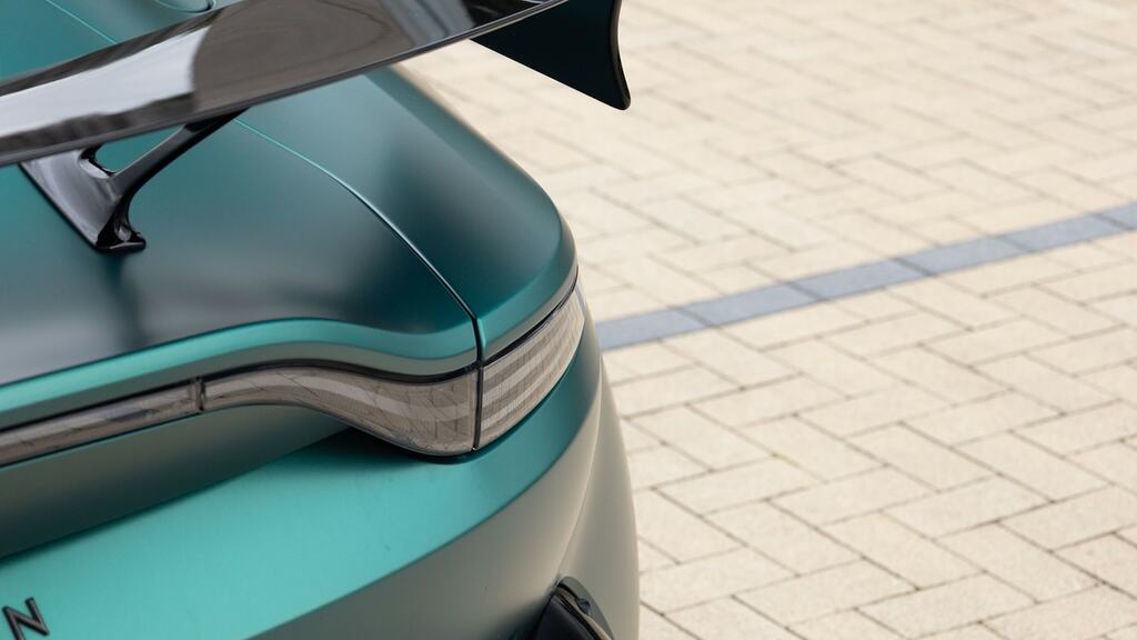 Aston Martin V8 V8 550 Touchtronic 3,982 cc Grey #40