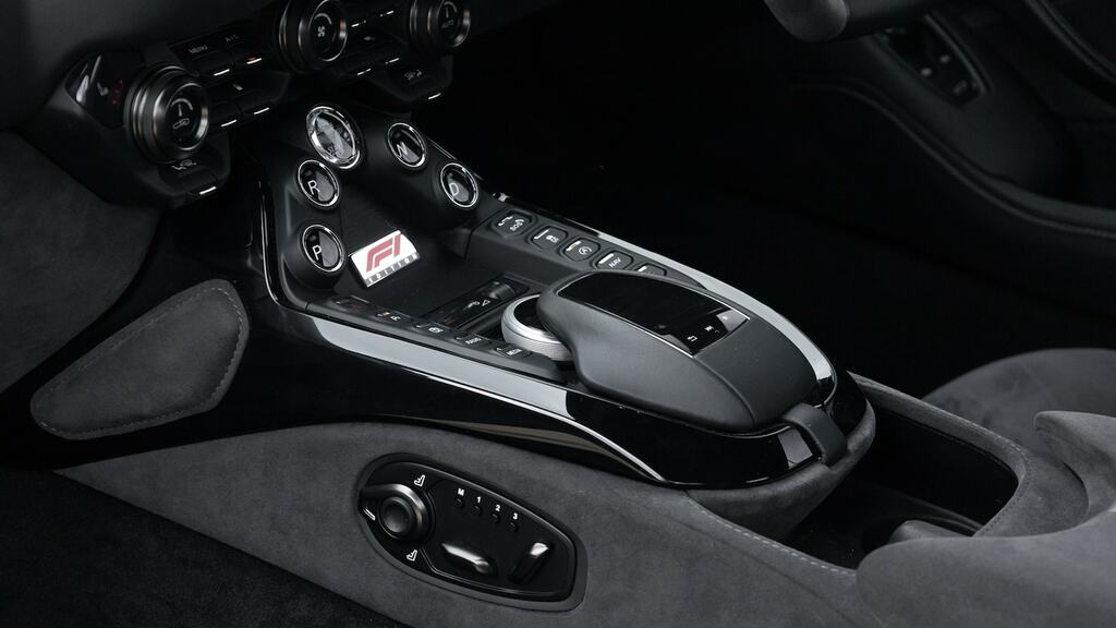 Aston Martin V8 V8 550 Touchtronic 3,982 cc Grey #64