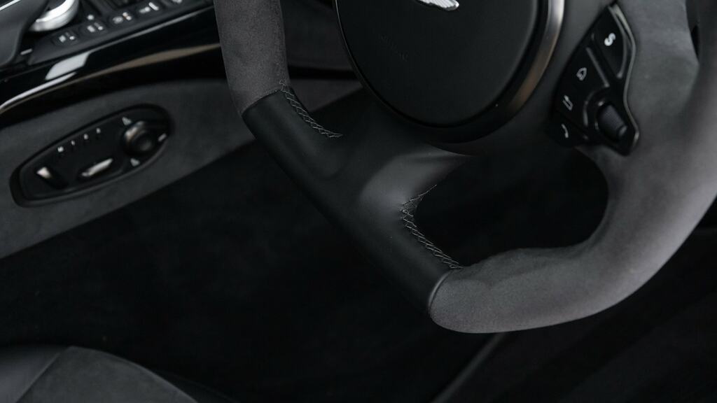 Aston Martin V8 V8 550 Touchtronic 3,982 cc Grey #59