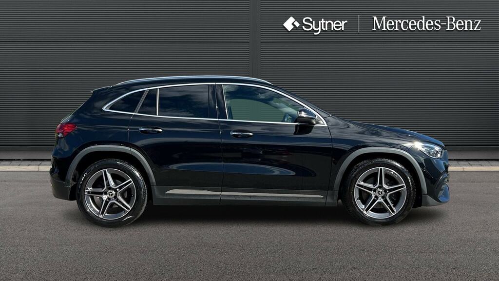 Mercedes-Benz GLA Class Gla 200 Amg Line Premium Plus EF22MWW Black #4